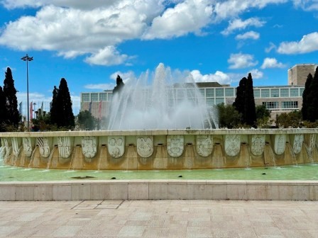 Der Praça do Império in der Stadtgemeinde Belém besteht vorwiegend aus einer quadratischen Parkanlage
