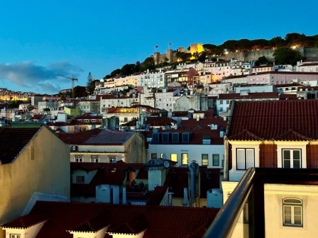 Das Castelo de São Jorge ist eine vormalige Festungsanlage mit integrierter Burgruine in Lissabon