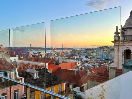 Rooftop im Stadteil Misericórdia mit fantastischer Aussicht über das Zentrum von Lissabon